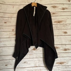 Lululemon Athletica• Presence Of Mind Black Asymmetrical Jacket Sz 2